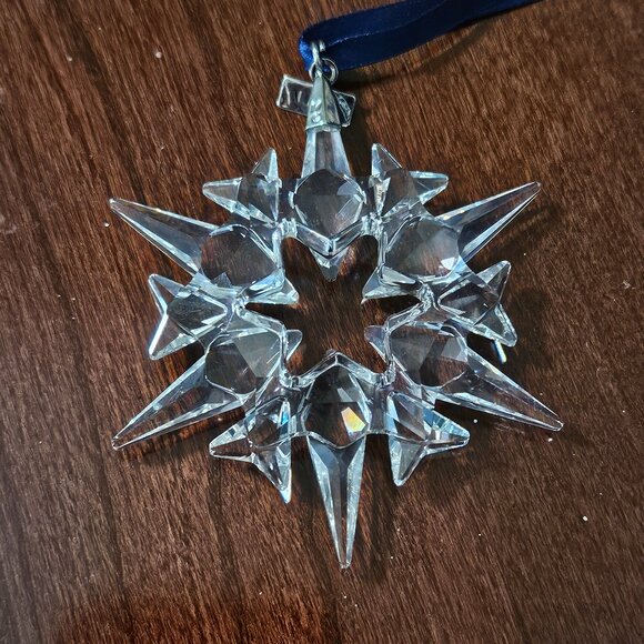 2007 NIB SWAROVSKI CRYSTAL LARGE ANNUAL SNOWFLAKE CHRISTMAS HOLIDAY ORNAMENT - Picture 8 of 9